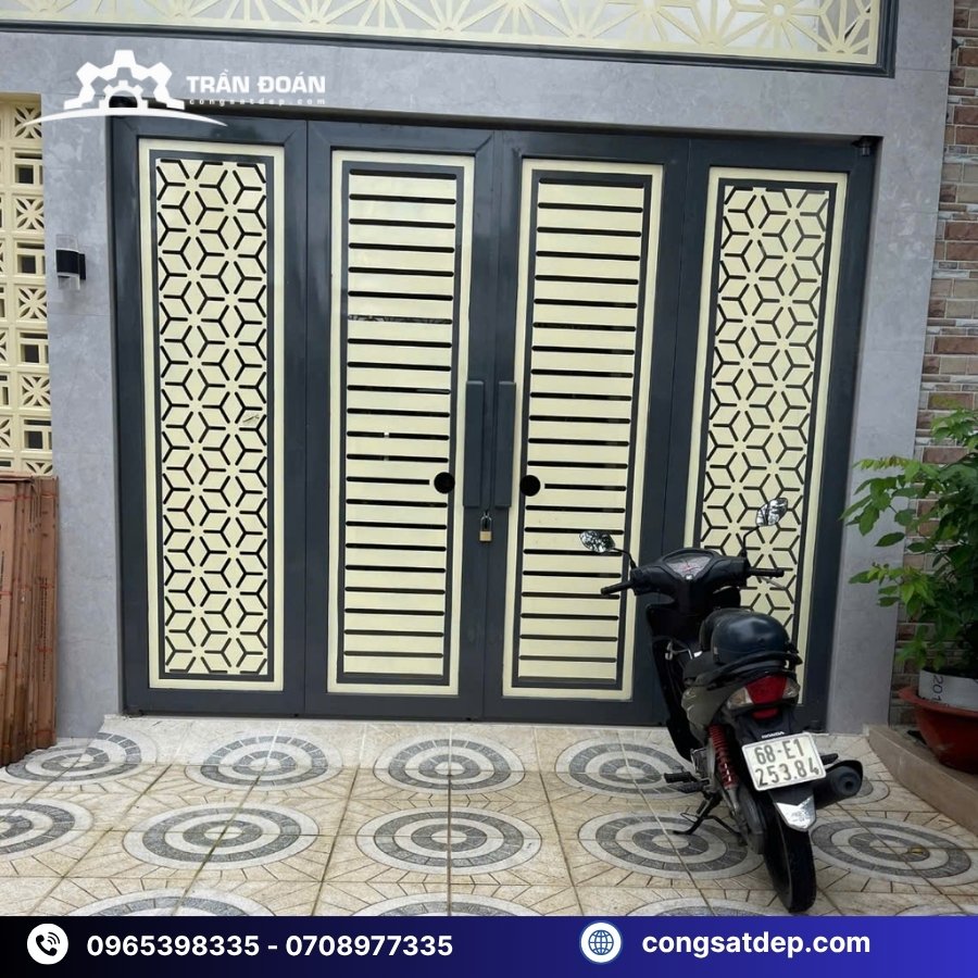 Cổng sắt hộp đơn giản, giá rẻ tại Bình Dương